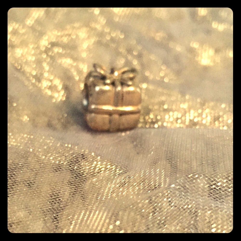 Pandora “Gift” Bead